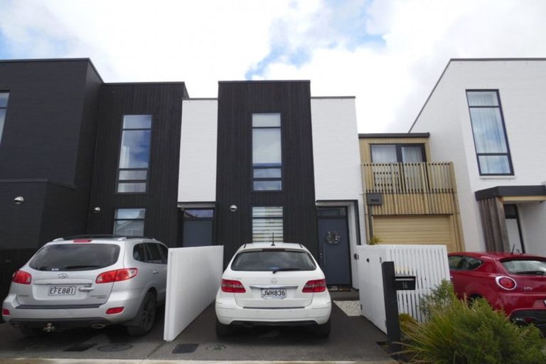 Photo of property in 16 Cochrane Road, Hobsonville, Auckland, 0616