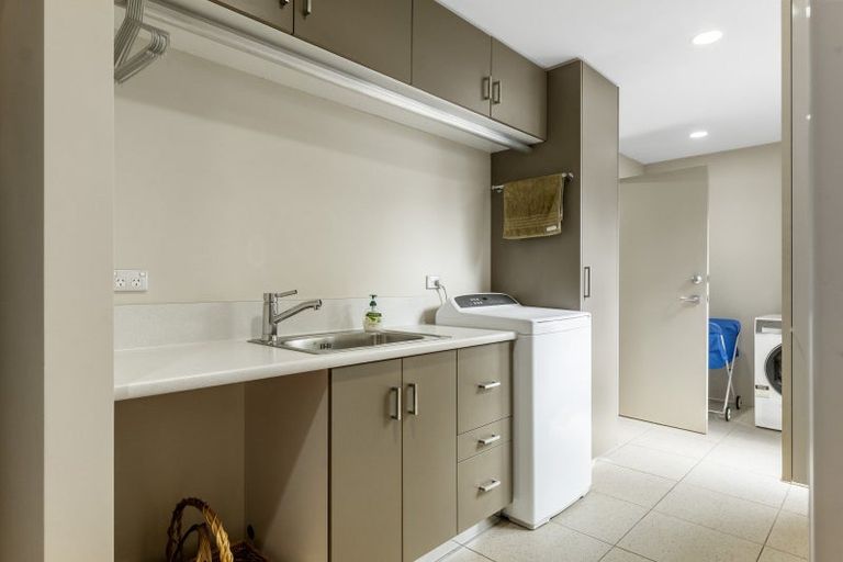 Photo of property in 10 Olivia Street, Stratford, 4332