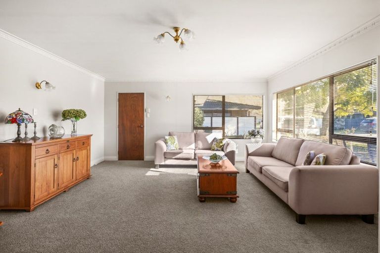 Photo of property in 6 Matthews Place, Taradale, Napier, 4112