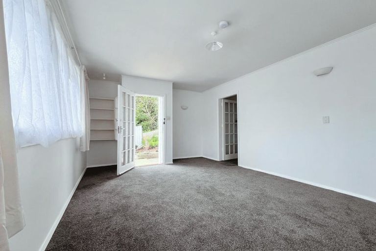Photo of property in 1 Titahi Bay Road, Porirua City Centre, Porirua, 5022