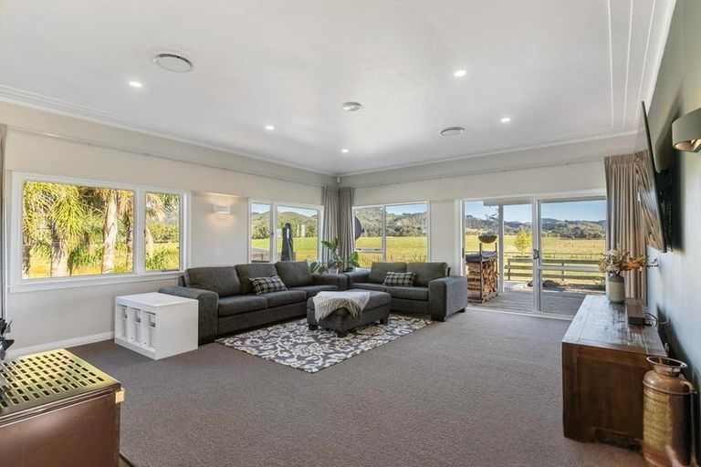 Photo of property in 294 Clevedon Kawakawa Road, Clevedon, Papakura, 2585