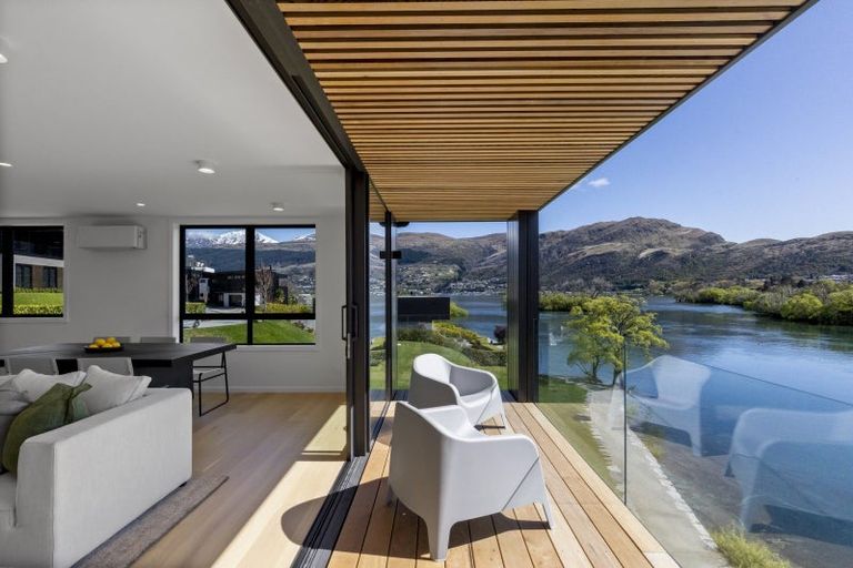 Photo of property in 11 William Rees Place, Kawarau Falls, Queenstown, 9300