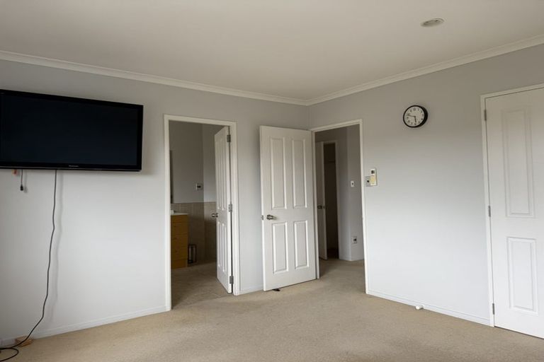 Photo of property in 38 Maypark Crescent, Flat Bush, Auckland, 2016