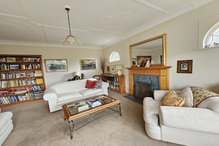 Photo of property in 8 Newcombe Crescent, Karori, Wellington, 6012