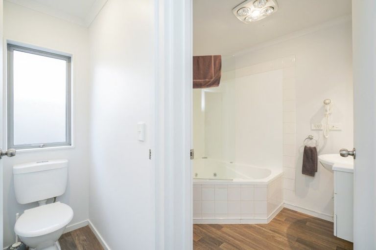 Photo of property in 8a-d Tay Street, Turnbull Thomson Park, Invercargill, 9810
