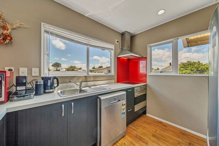 Photo of property in 6 Pacey Avenue, Hawera, 4610