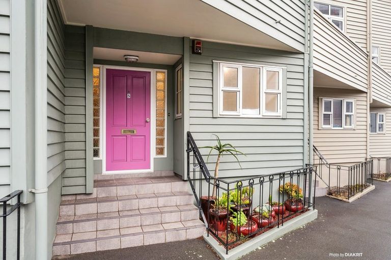 Photo of property in 5 Murphy Street, Thorndon, Wellington, 6011