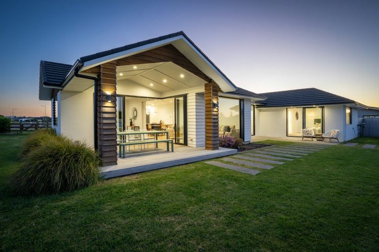 Photo of property in 2 Moemoea Place, Cambridge, 3434