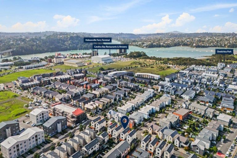 Photo of property in 14 Peihana Road, Hobsonville, Auckland, 0616