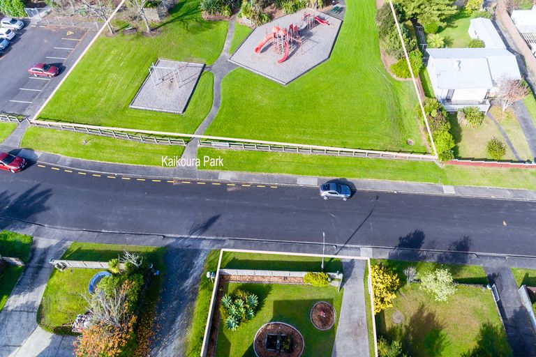 Photo of property in 34 Kaikoura Street, Henderson, Auckland, 0612