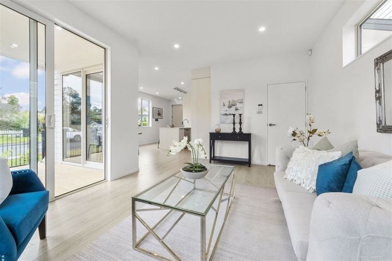 Photo of property in 25c Scarlet Drive, Ranui, Auckland, 0612