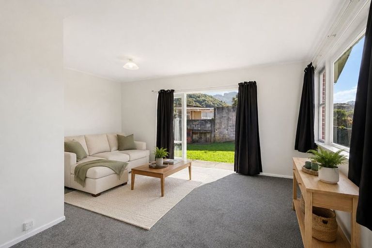 Photo of property in 2/7 Mitre Grove, Trentham, Upper Hutt, 5018