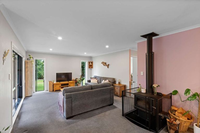 Photo of property in 5 Riverside Drive, Waiuku, 2123