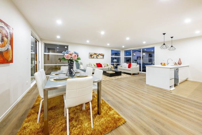 Photo of property in 42 Sapwood Crescent, Takanini, 2110