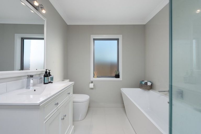 Photo of property in 173 Lakes Boulevard, Pyes Pa, Tauranga, 3112