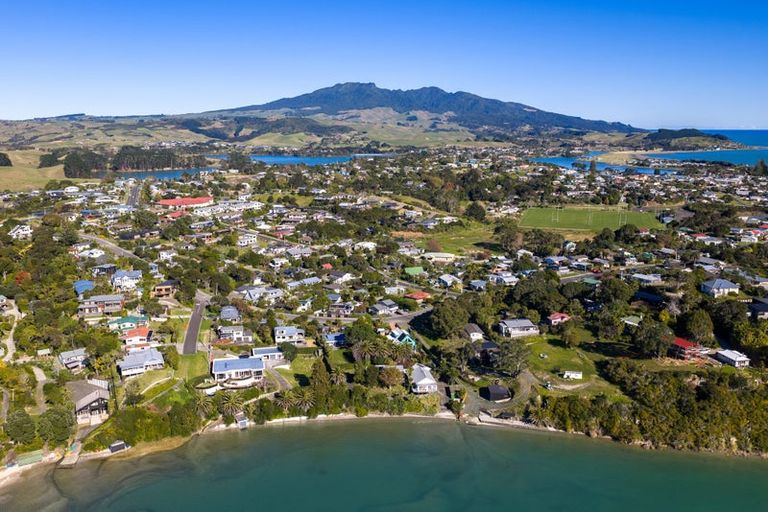 Photo of property in 49 Government Road, Raglan, 3225
