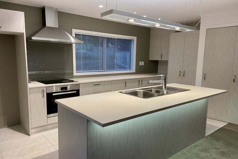 Photo of property in 61u5 Black Rock Road, Newlands, Wellington, 6037