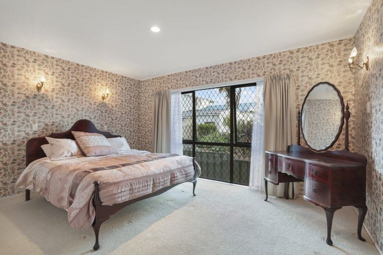 Photo of property in 22 Grendon Road, Titirangi, Auckland, 0604