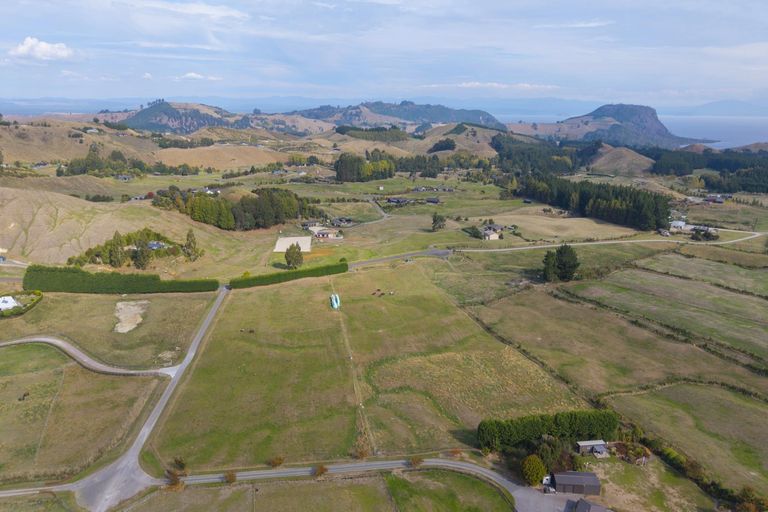 Photo of property in 52 Grant Road, Kinloch, Taupo, 3385