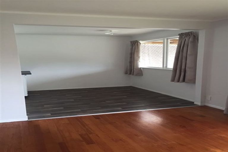 Photo of property in 48 Lauderdale Road, Birkdale, Auckland, 0626