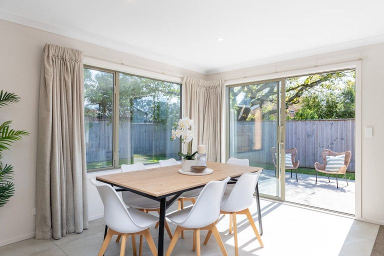 Photo of property in 2 Yeats Grove, Trentham, Upper Hutt, 5018