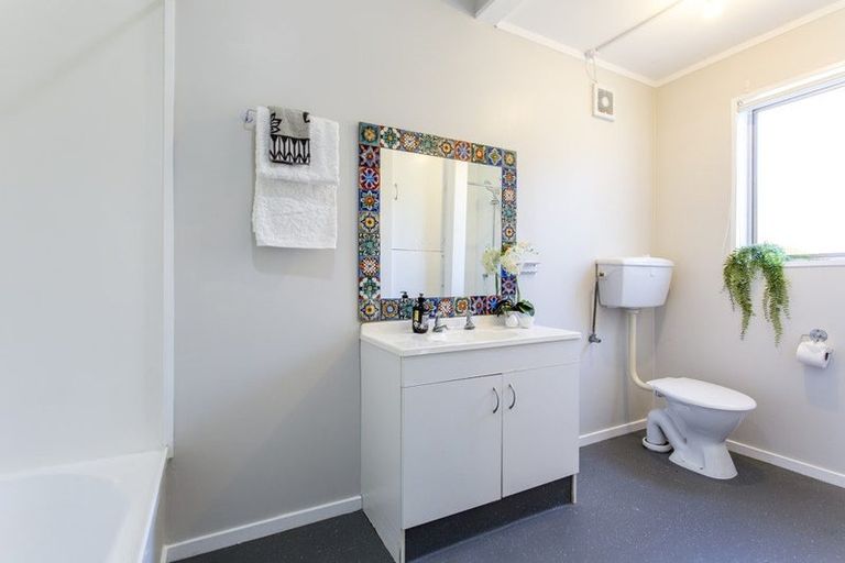 Photo of property in 23 Makiri Street, Helensville, 0800