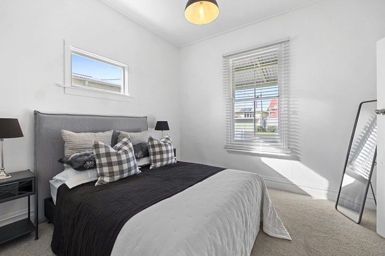 Photo of property in 42 Hine Street, New Plymouth, 4310