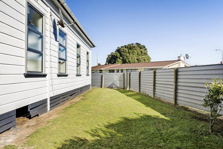 Photo of property in 176 Glover Road, Hawera, 4610