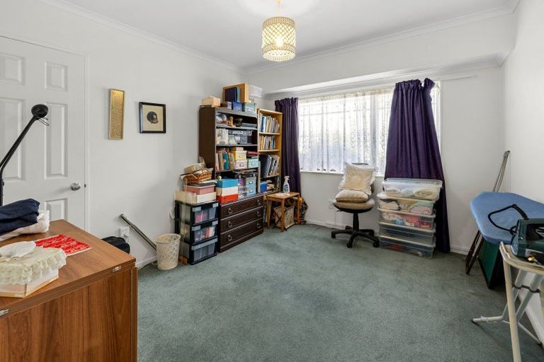 Photo of property in 1 Cobbe Place, Pomare, Rotorua, 3015