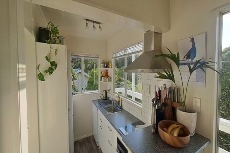 Photo of property in 29b Harbour View Road, Northland, Wellington, 6012