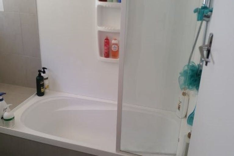 Photo of property in 19 Holmes Grove, Naenae, Lower Hutt, 5011