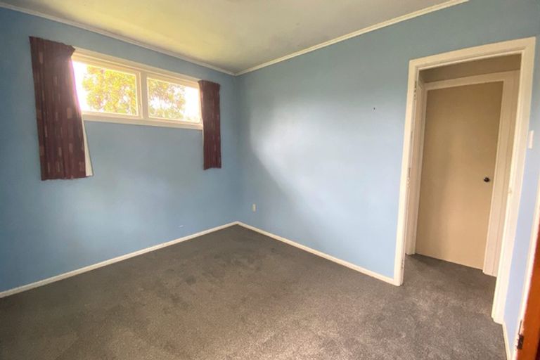 Photo of property in 26 Kirrie Avenue, Te Atatu South, Auckland, 0610
