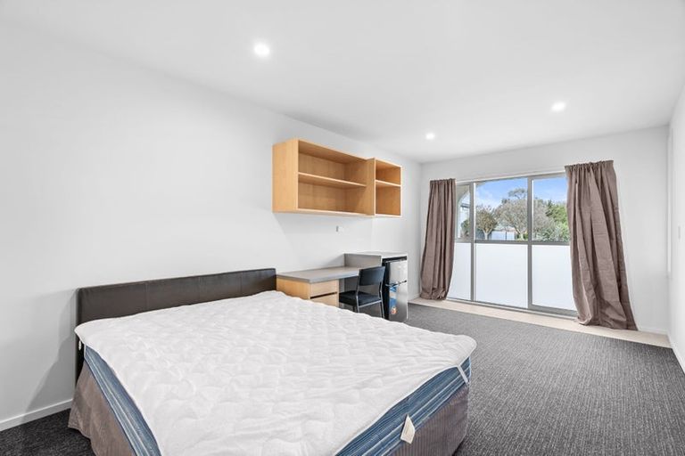 Photo of property in 33b Waimairi Road, Upper Riccarton, Christchurch, 8041