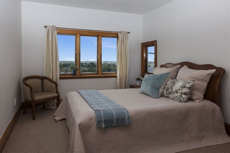 Photo of property in 25 Heaton Rhodes Place, Cashmere, Christchurch, 8022