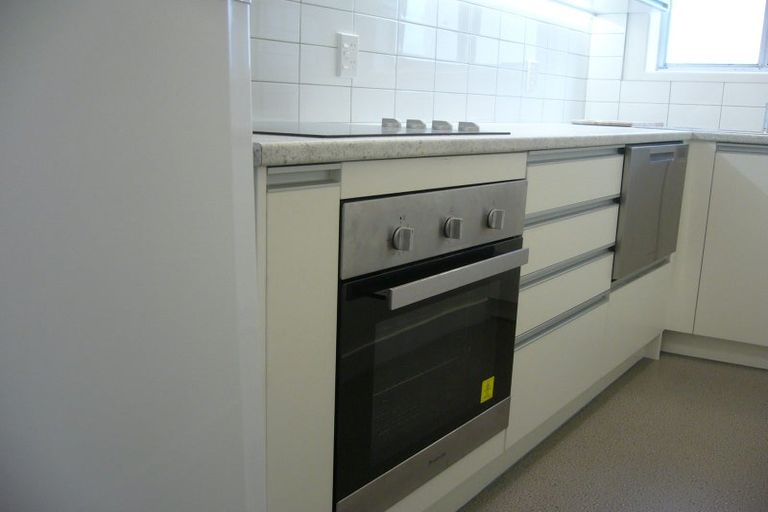 Photo of property in 4 Hawker Street, Mount Victoria, Wellington, 6011