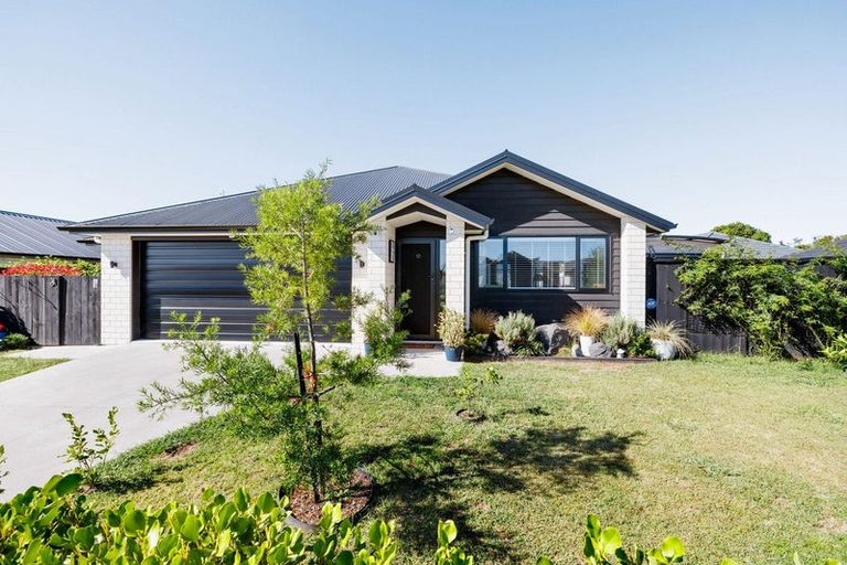 Photo of property in 12 Ruru Street, Cambridge, 3434