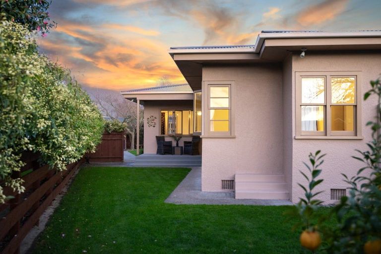 Photo of property in 25 Winston Avenue, Hokowhitu, Palmerston North, 4410