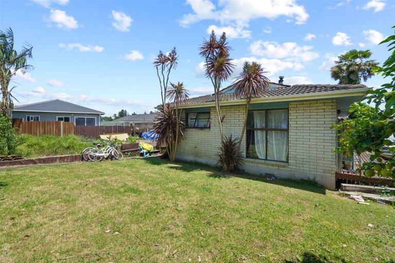 Photo of property in 19 Helms Place, Manurewa, Auckland, 2102