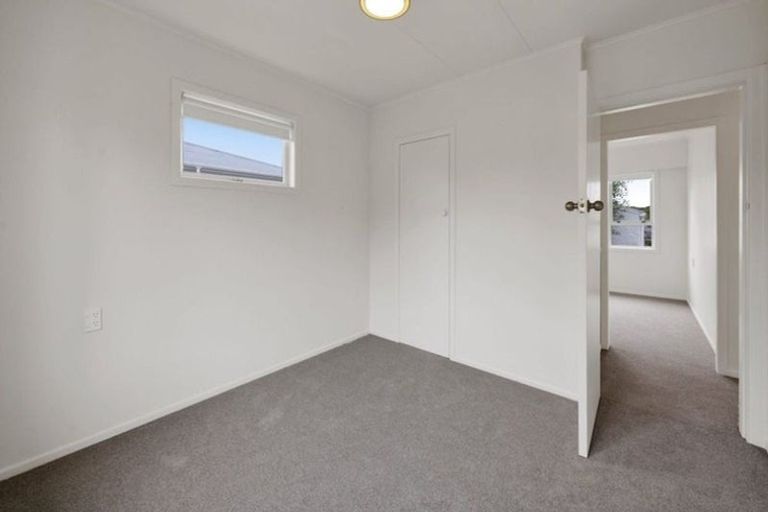 Photo of property in 5 Nikau Street, Inglewood, 4330