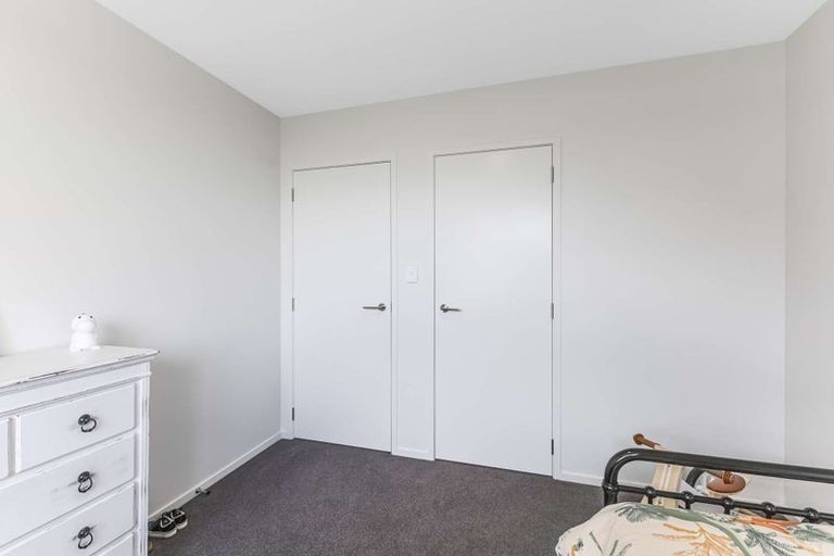 Photo of property in 10 Rehua Place, Waiwhakaiho, New Plymouth, 4312