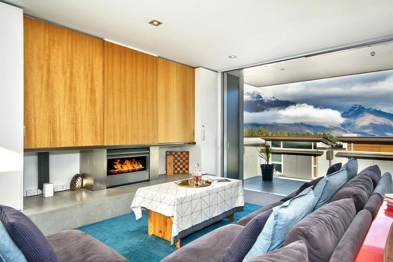 Photo of property in The Beeches Apartments, 7/60 Hallenstein Street, Queenstown, 9300