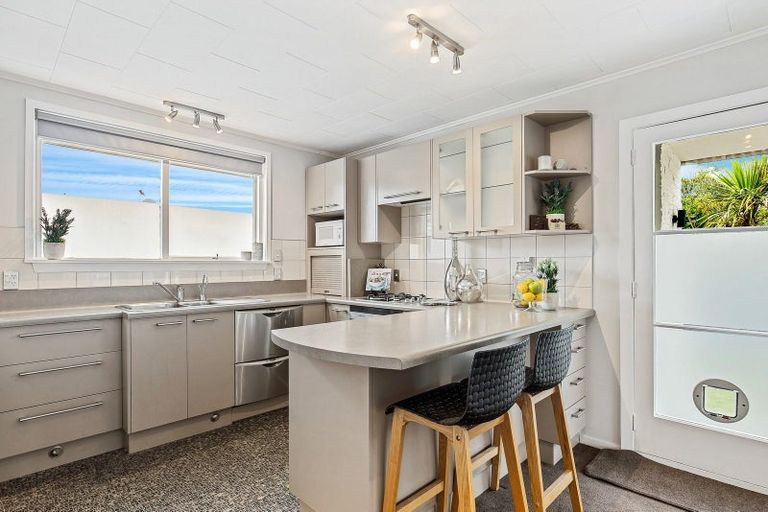 Photo of property in 2/15a Bennett Street, Saint Albans, Christchurch, 8052