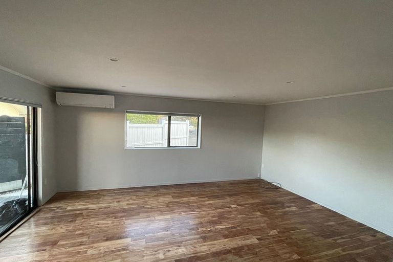 Photo of property in 2/13 Estelle Place, Farm Cove, Auckland, 2012