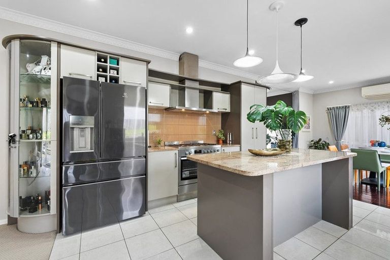Photo of property in 8 Cuthill Close, Albany, Auckland, 0632