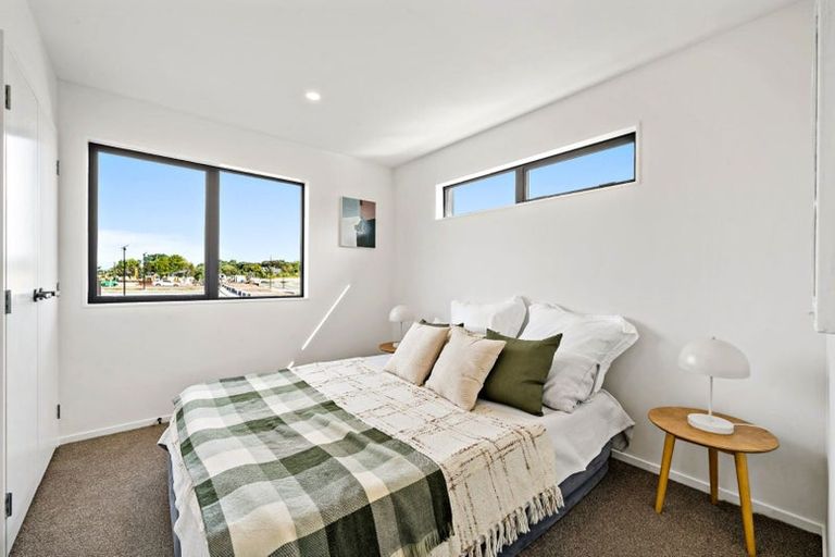 Photo of property in 1/4 Limestone Drive, Hobsonville, Auckland, 0616