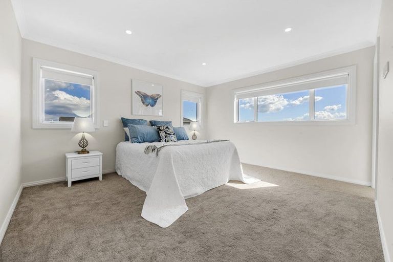 Photo of property in 16 Evelina Lane, Flat Bush, Auckland, 2019