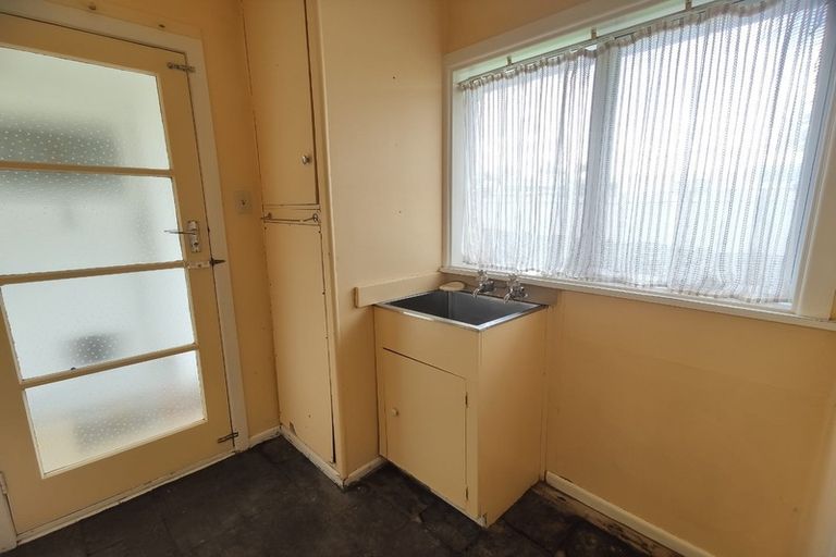 Photo of property in 17 Matipo Road, Te Atatu Peninsula, Auckland, 0610