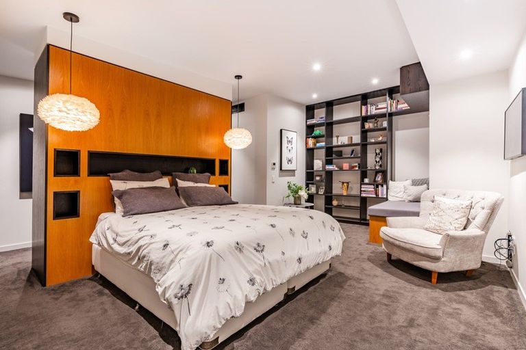 Photo of property in 11 Laguna Place, Matakatia, Whangaparaoa, 0930