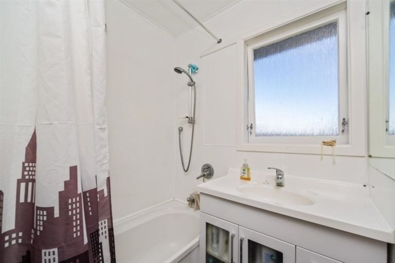 Photo of property in 6 Ngaio Place, Hawera, 4610