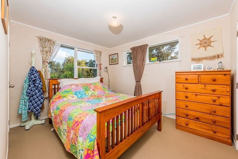 Photo of property in 19 Donovan Avenue, Massey, Auckland, 0614